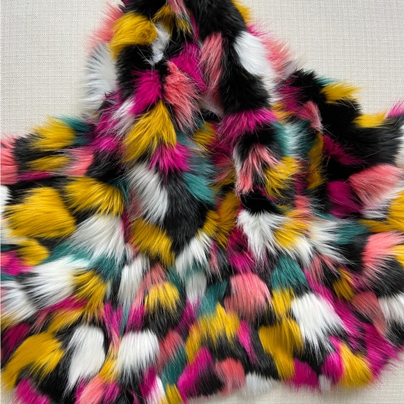 SpiritHoods Butterfly Faux Fur Shawl - Picture 2 of 3